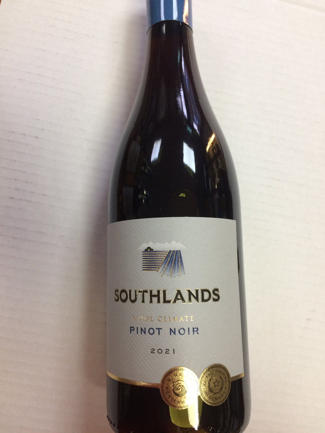 SOUTHLANDS PINOT NOIR 75CL